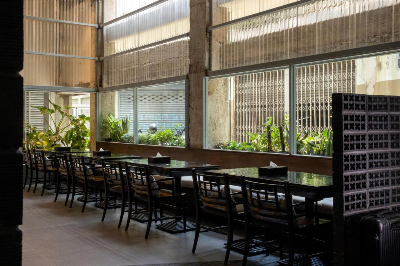 Beanstalk Bangkok Hotel Екстериор снимка